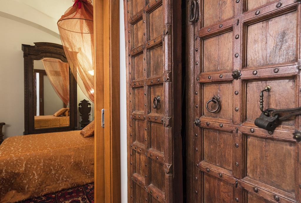 Palazzo Castelleschi Villa ตาร์กวิเนีย ภายนอก รูปภาพ