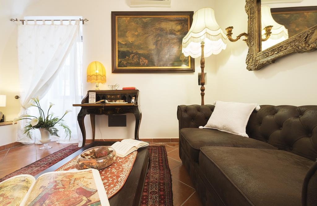 Palazzo Castelleschi Villa ตาร์กวิเนีย ภายนอก รูปภาพ
