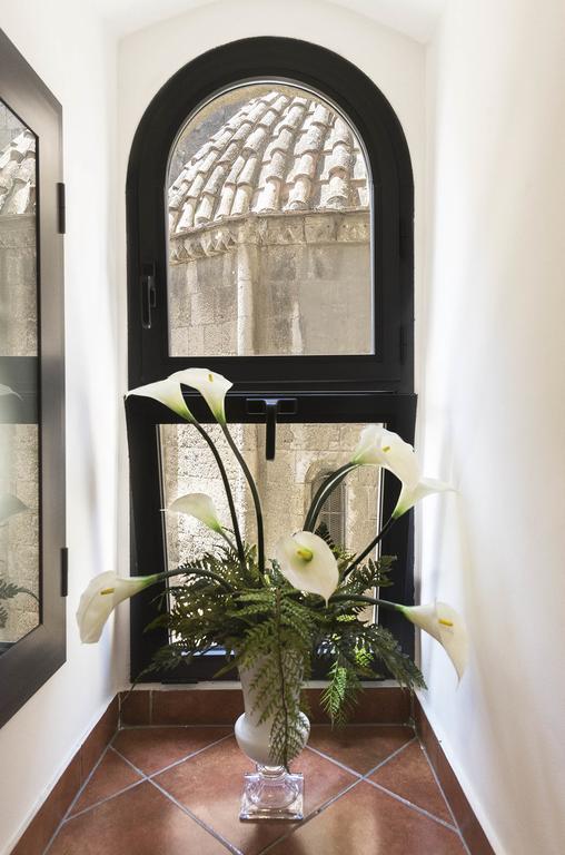Palazzo Castelleschi Villa ตาร์กวิเนีย ภายนอก รูปภาพ