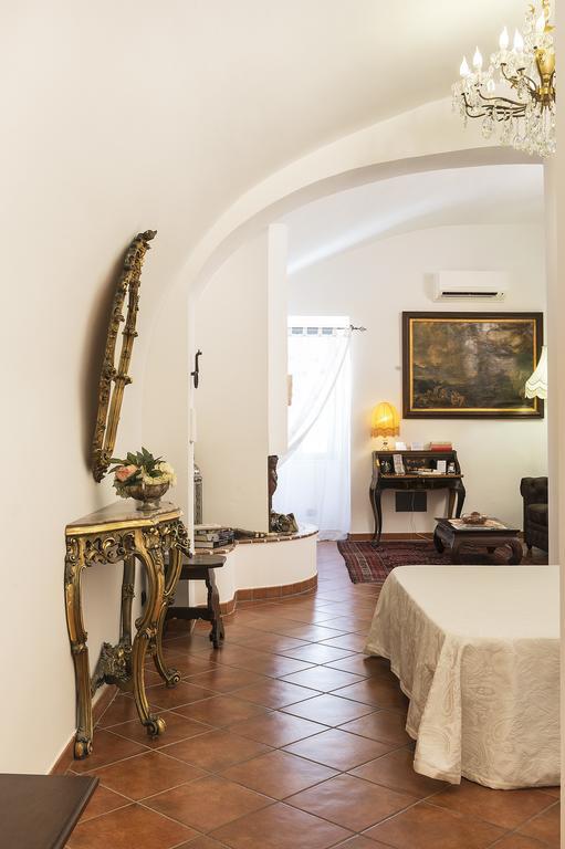 Palazzo Castelleschi Villa ตาร์กวิเนีย ภายนอก รูปภาพ