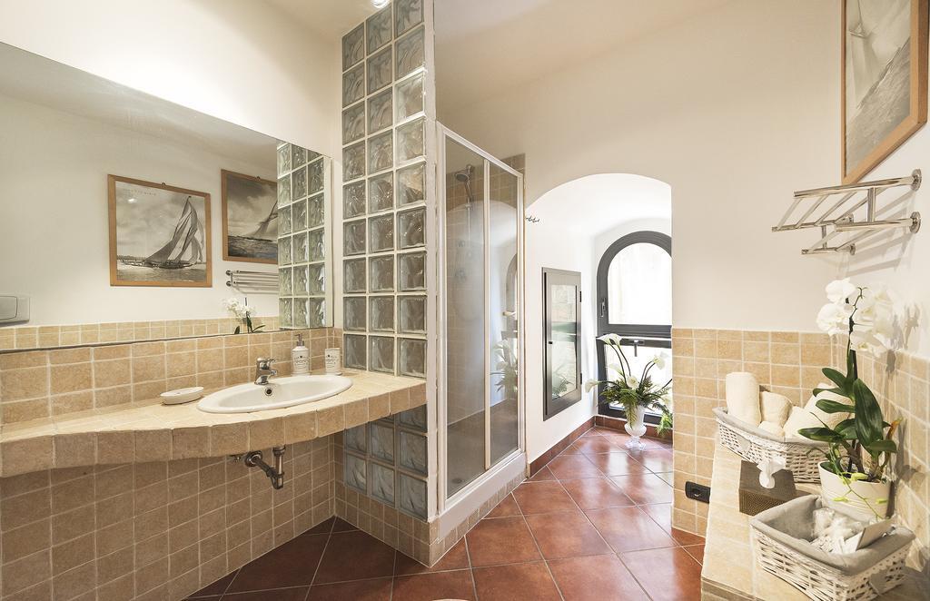 Palazzo Castelleschi Villa ตาร์กวิเนีย ภายนอก รูปภาพ
