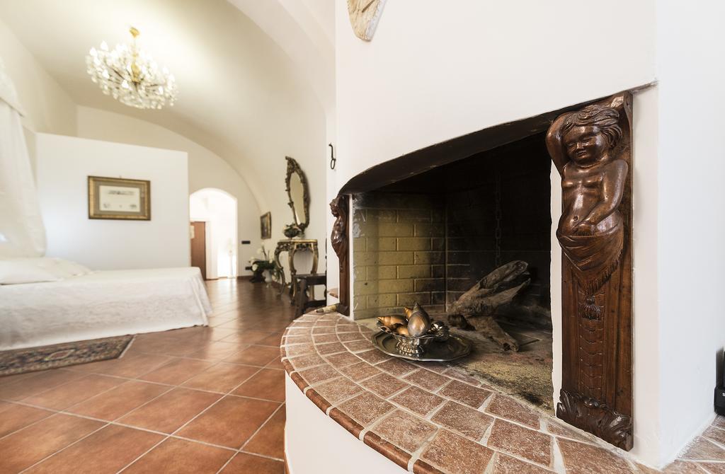 Palazzo Castelleschi Villa ตาร์กวิเนีย ภายนอก รูปภาพ